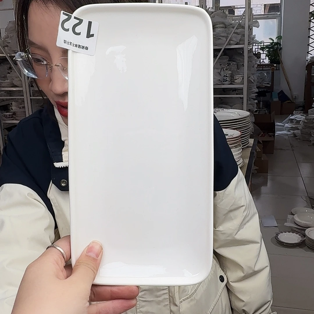 骨瓷27cm一个大盘瑕疵不忒不还(39米包邮)