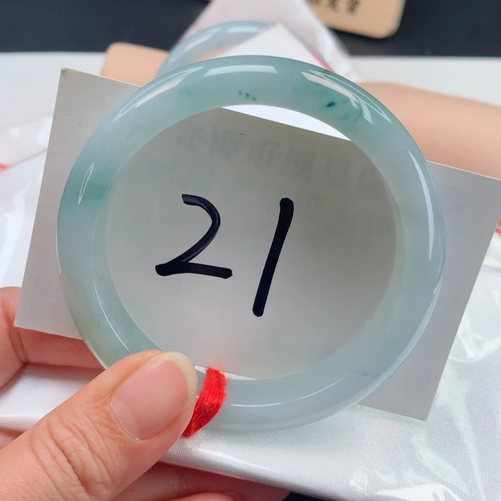 翡翠手镯未镶嵌正