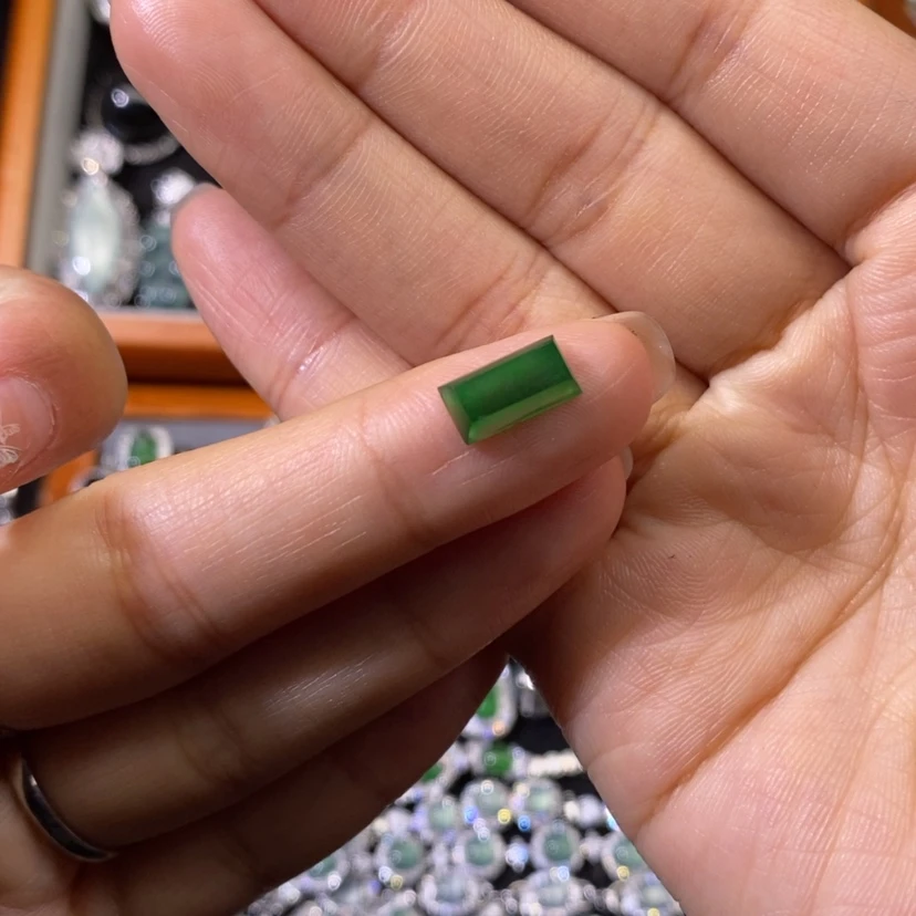【闪购商品】翡翠颈饰未镶嵌乔*乔天然