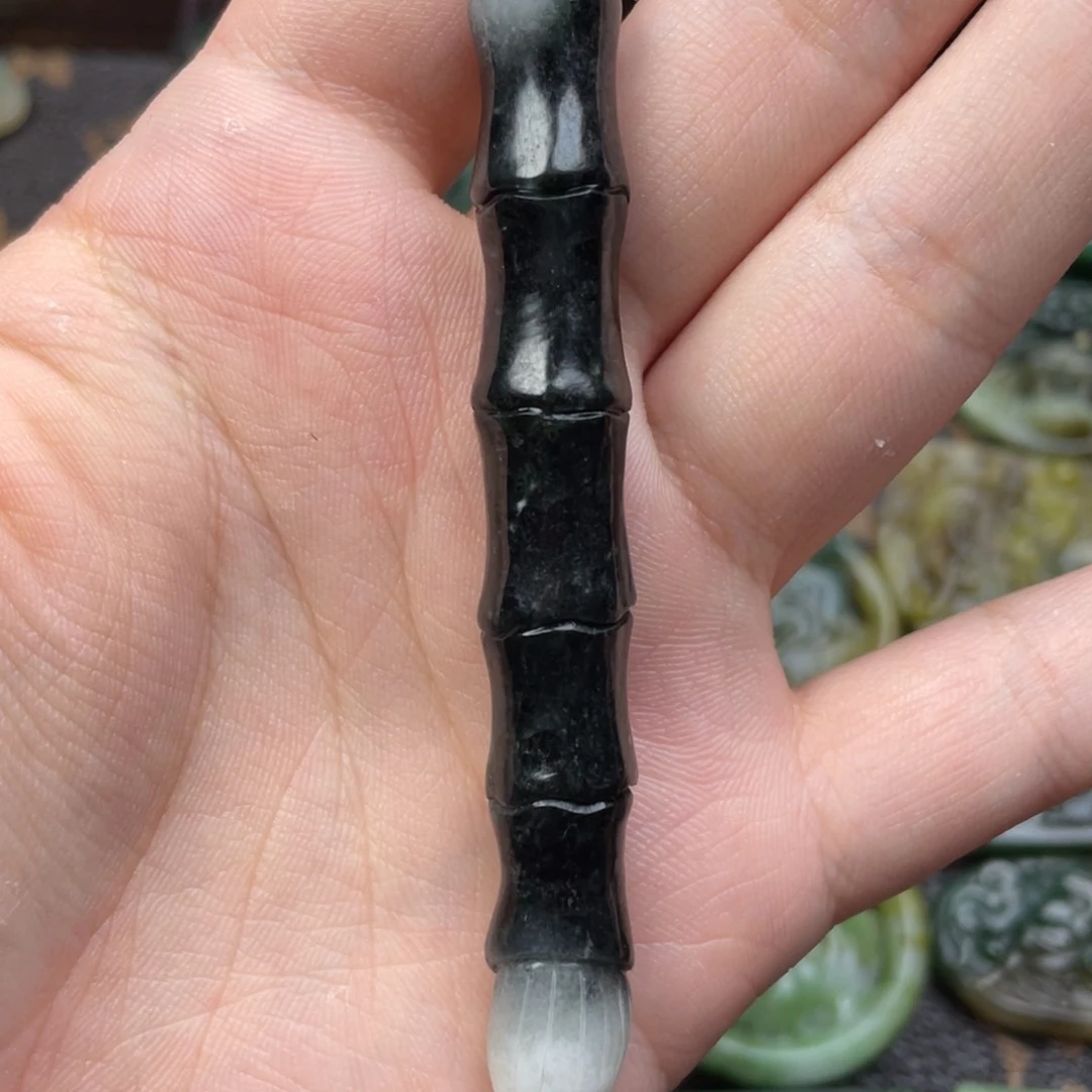 独山玉未镶嵌颈饰