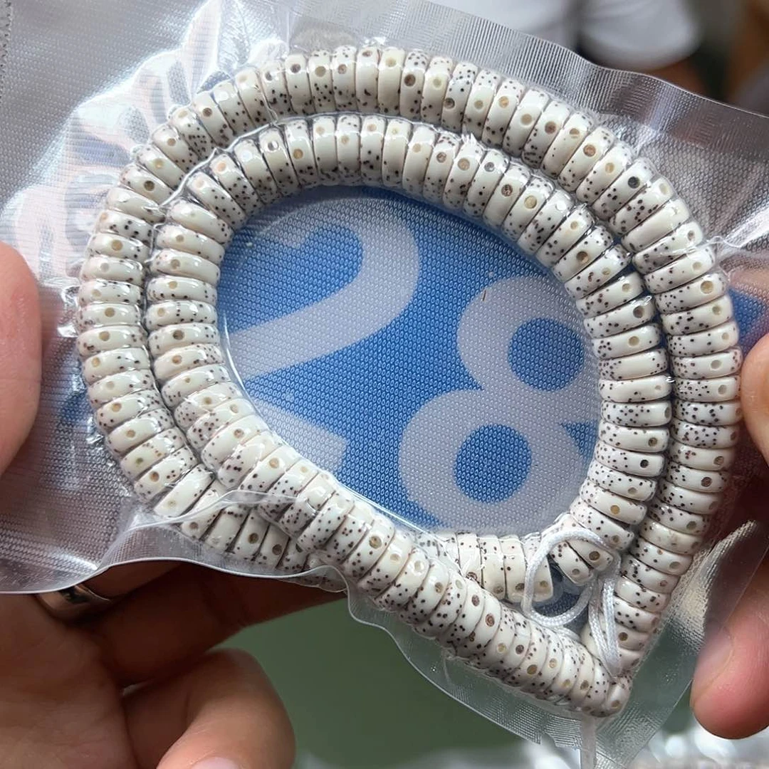 星月菩提吊坠84药片。  28