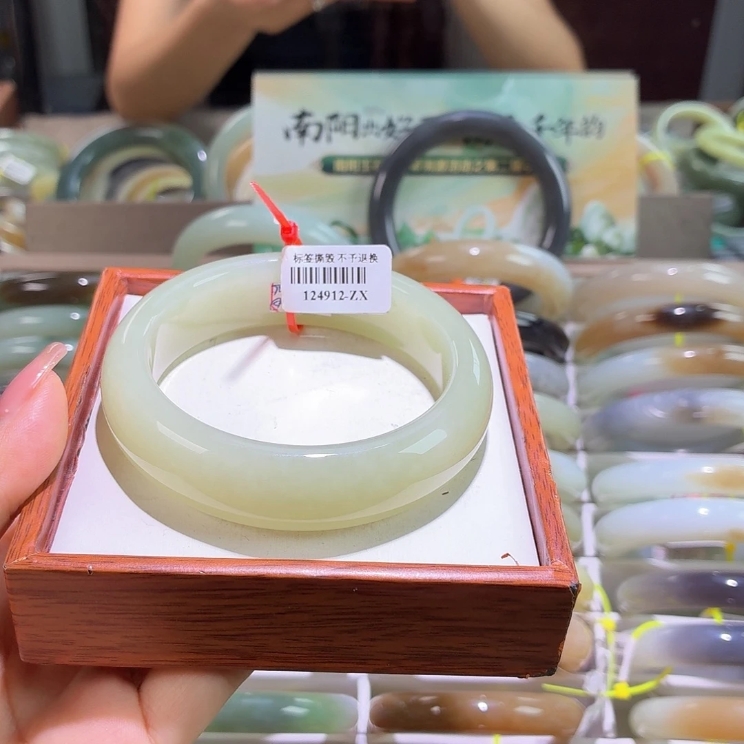 好***我和田玉手镯未镶嵌6 60 61