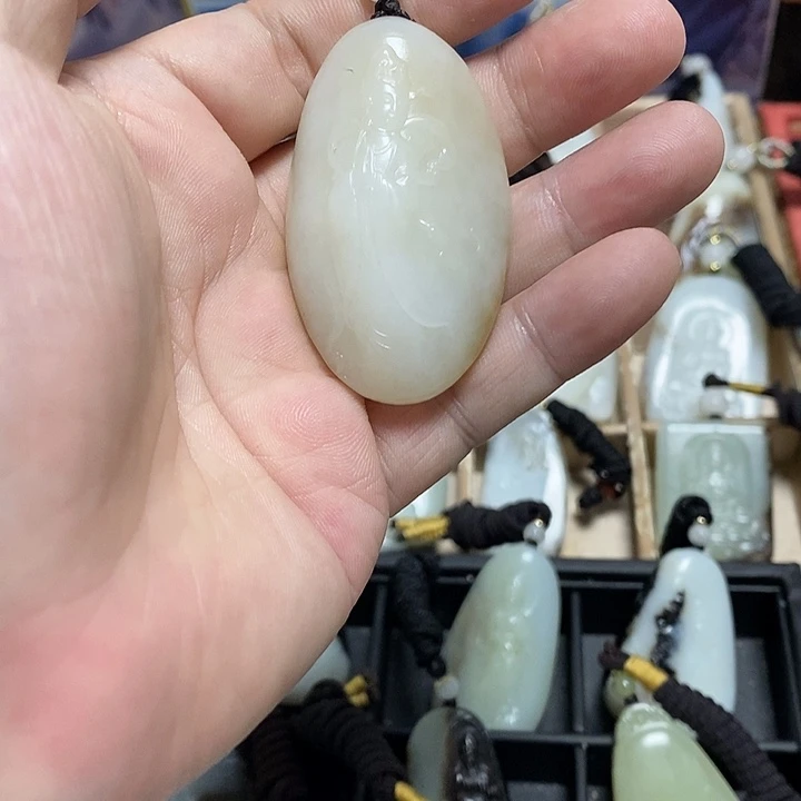 顺***2和田玉未镶嵌颈饰