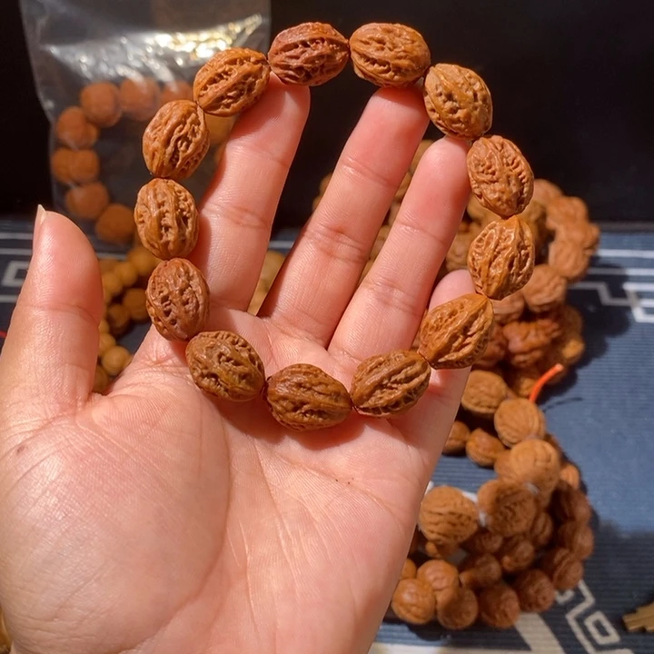 文玩核桃手串……35