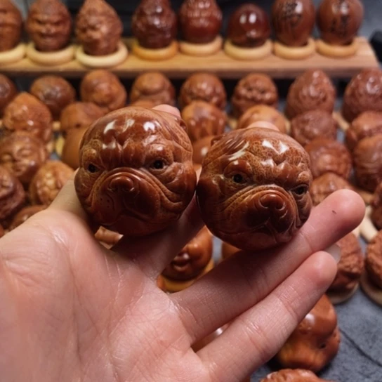 橄榄核其他小****油恶霸犬