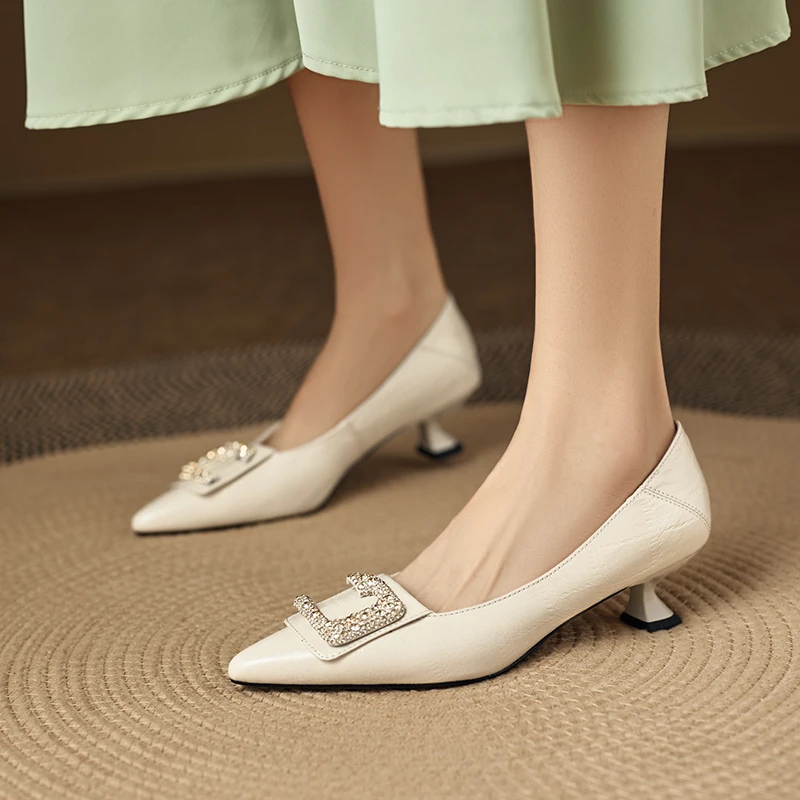 4.5cm韩版尖头水钻高跟鞋女细跟米白色浅口单鞋百搭绝美气质女鞋