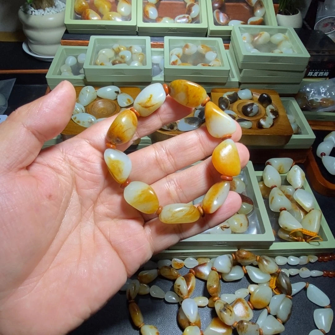 用***4和田玉未镶嵌手串