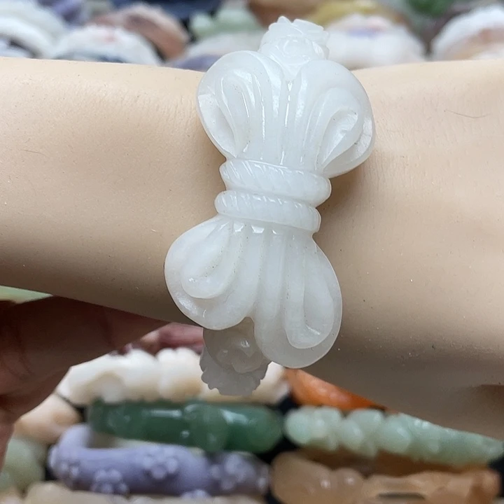 未镶嵌手镯石英岩玉