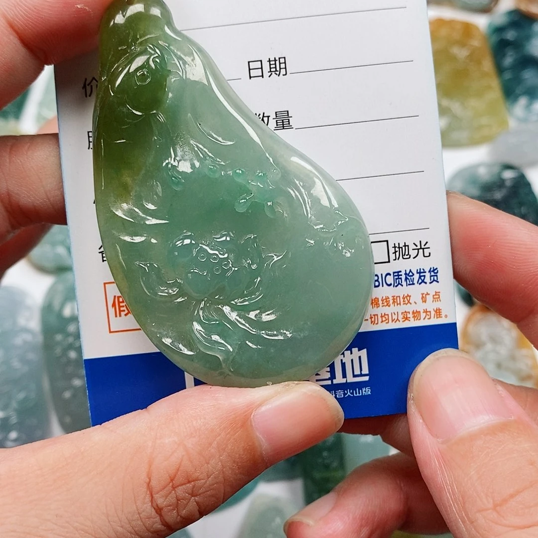 颈饰未镶嵌翡翠荷花鱼