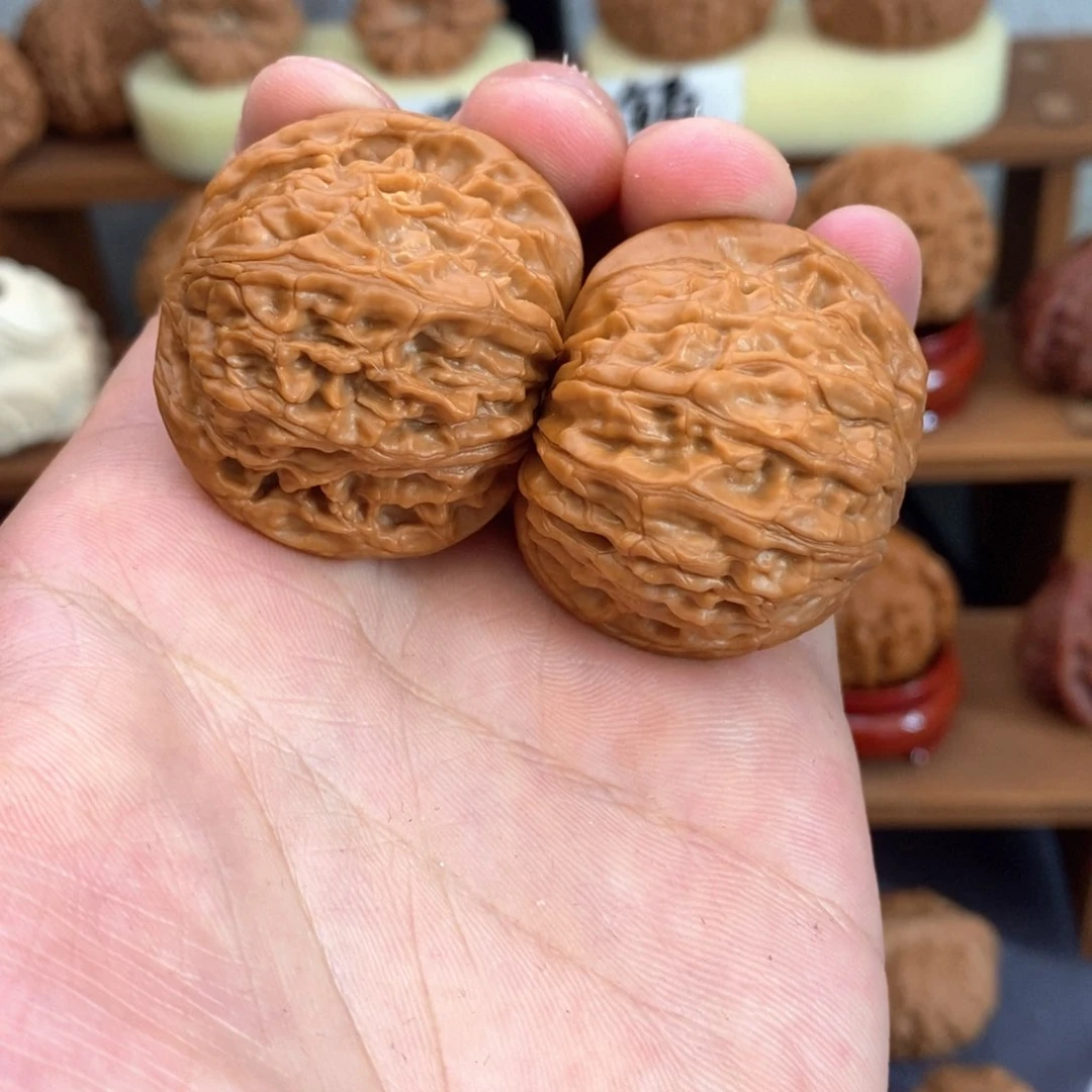 文玩核桃吊坠正磨38尖有点小修