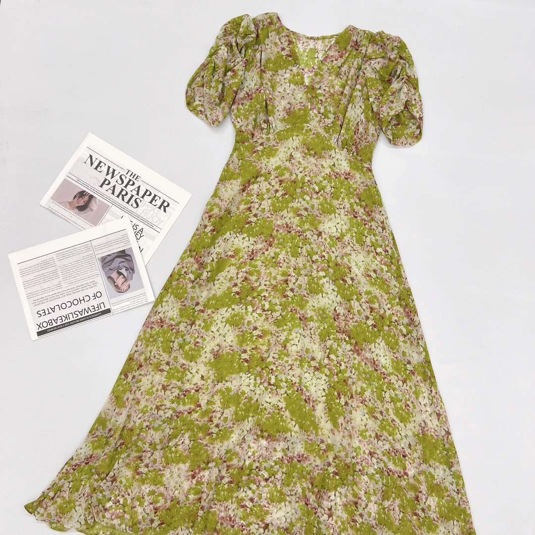 米莱Jiae/新款时尚碎花减龄泡泡袖V领长款连衣裙259981