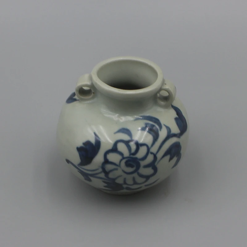 3735瓷器--青花缠枝菊纹双系罐