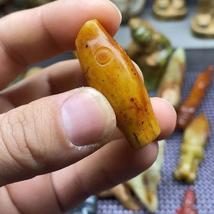 未镶嵌蛇纹石玉颈饰