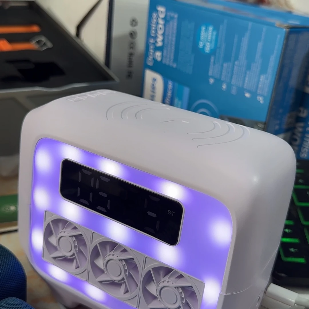 99新z1白色蓝牙音响