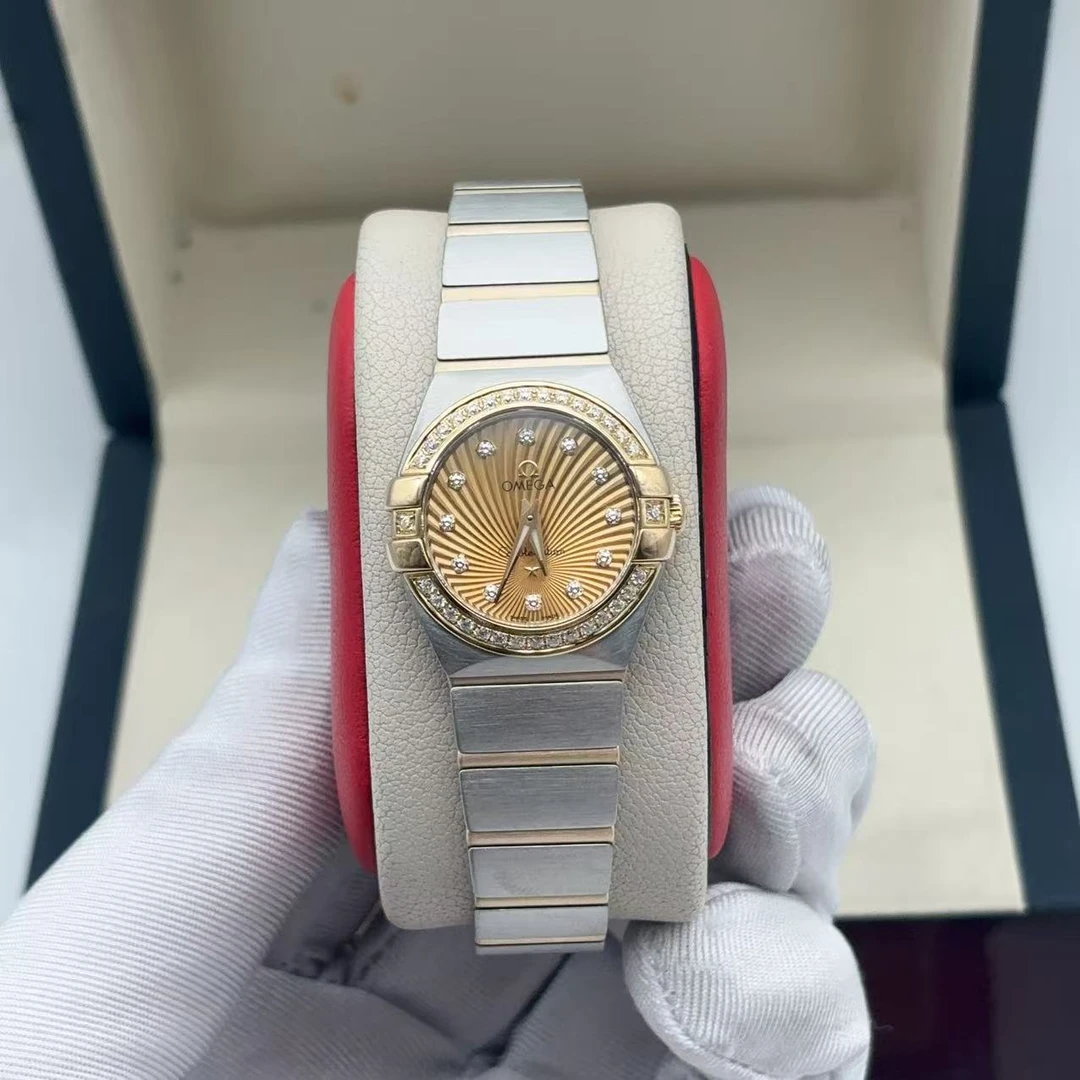 95新 Omega/欧米茄 24mm 欧米茄 星座后镶钻18K间金石英女士腕表