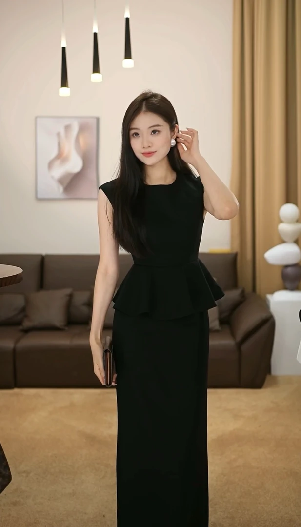 【爱笑】戴安娜 夏季法式赫本风轻奢小黑裙显瘦无袖连衣裙-VG0182