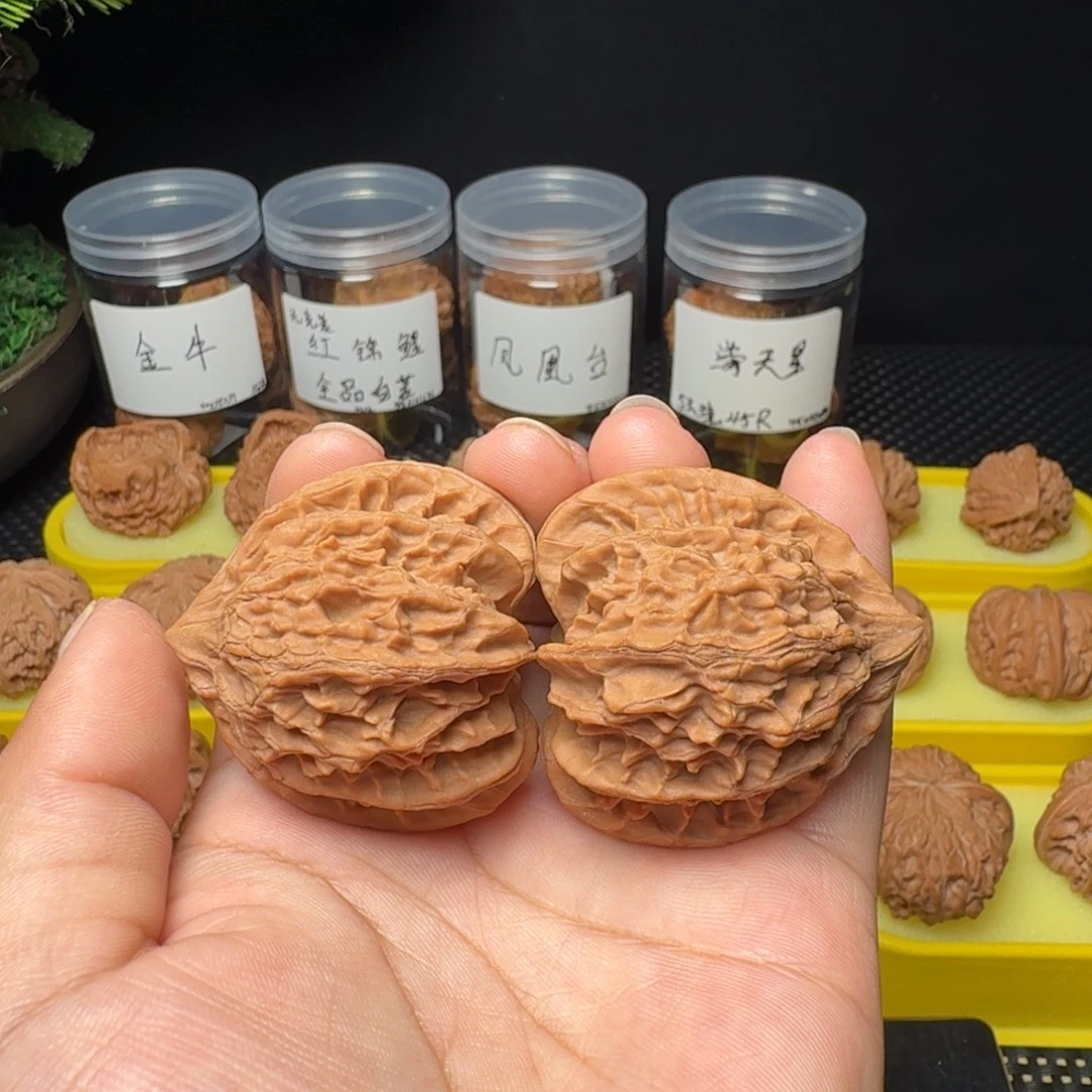 文玩核桃吊坠血灯笼42尺，0克差