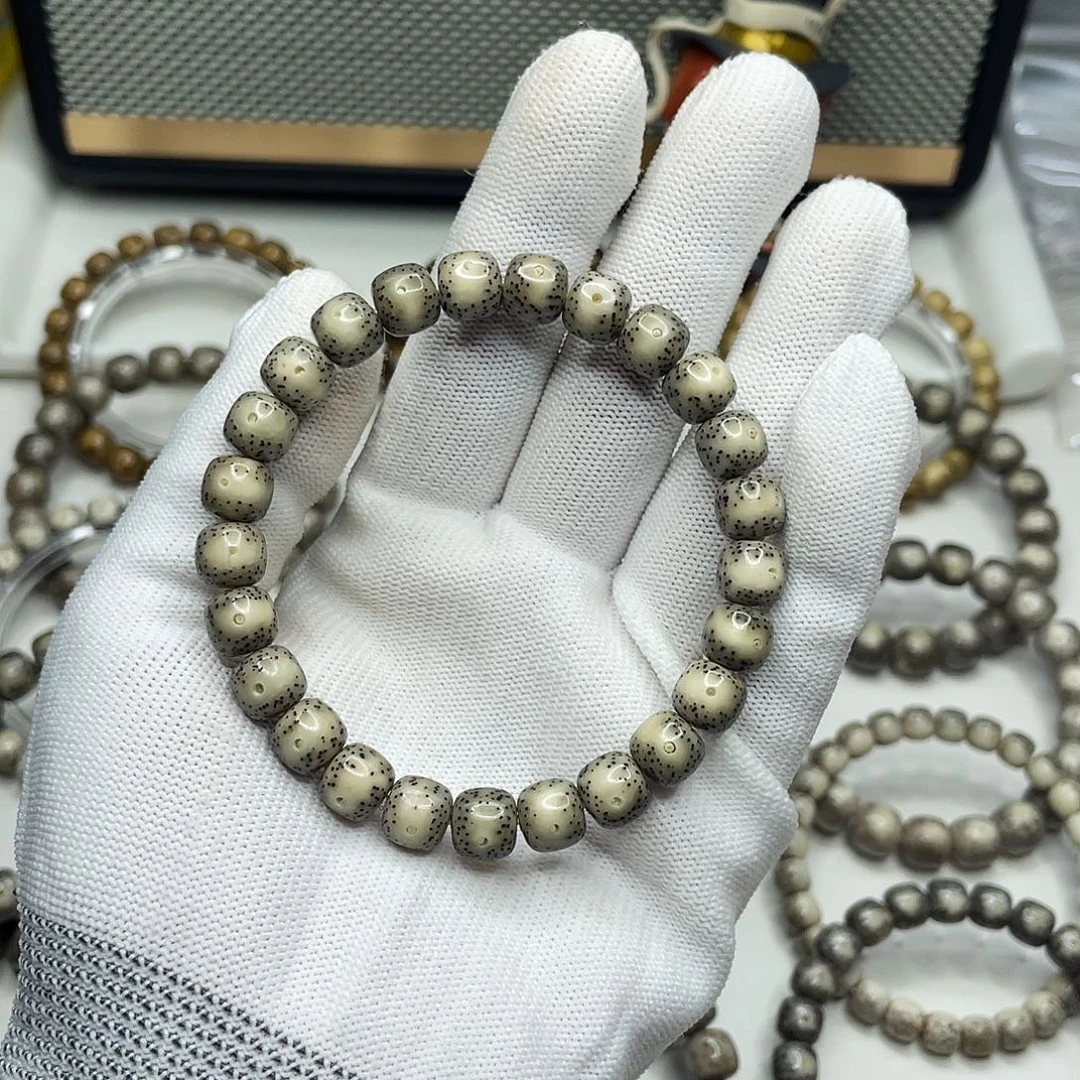 星月菩提手串9mm绿包白横纹凤眼