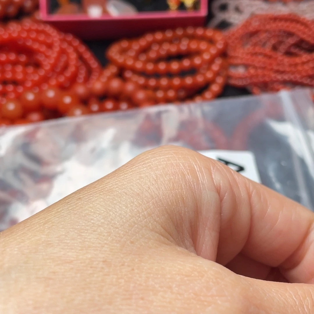 芳***泉南红玛瑙未镶嵌手链