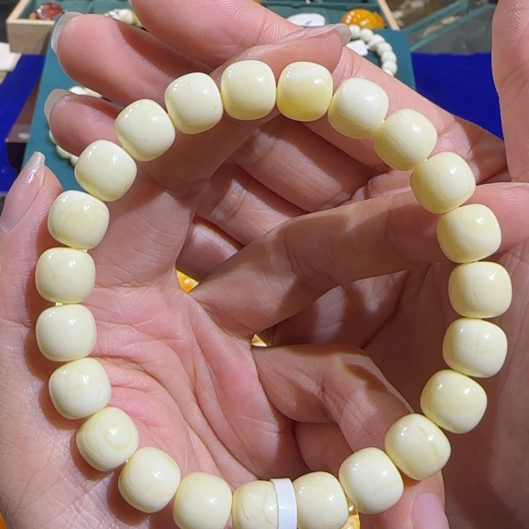 蜜蜡未镶嵌裸石焦皮浓白手串