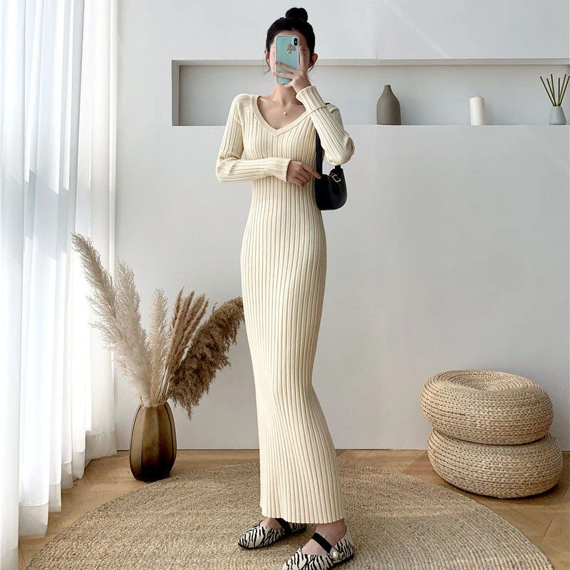 显瘦V领针织连衣裙女秋冬修身包臀打底衫内搭针织毛衣过膝长裙