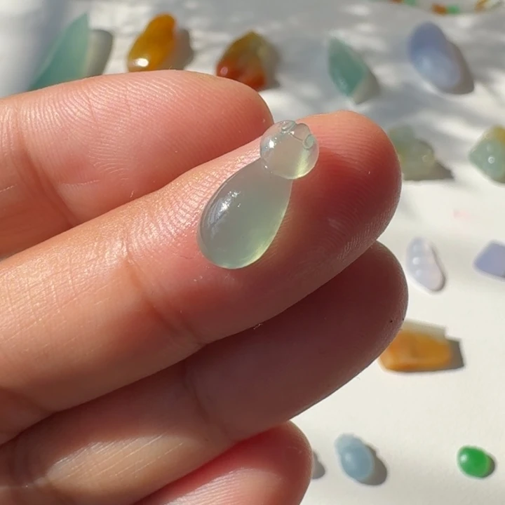 定制翡翠未镶嵌如意