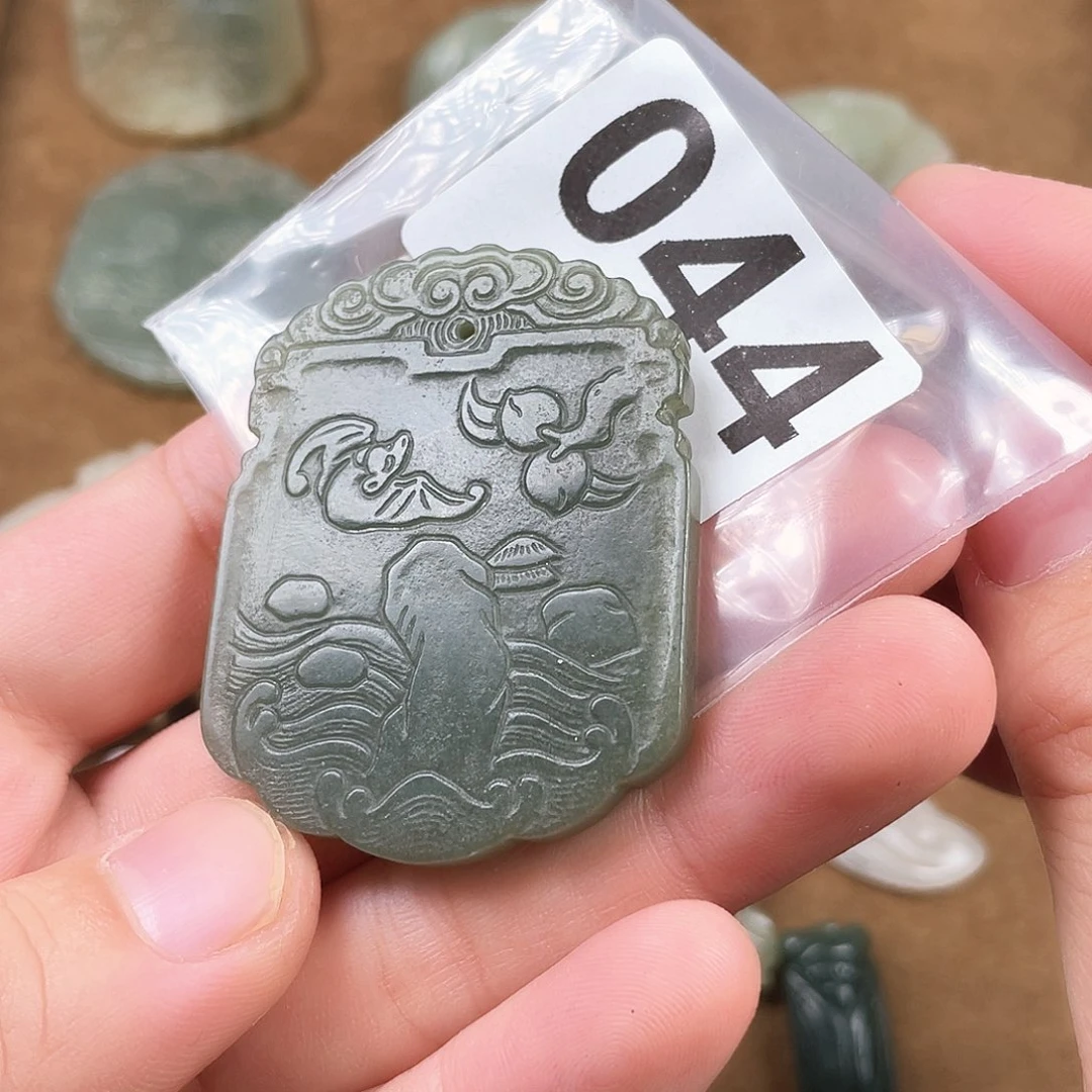 和田玉（糖玉）未镶嵌颈饰