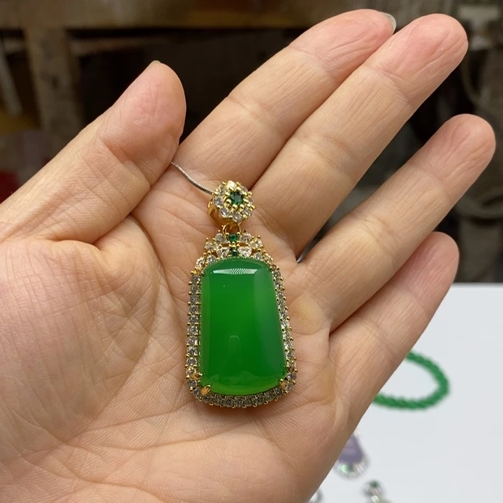 玛瑙/玉髓合金颈饰