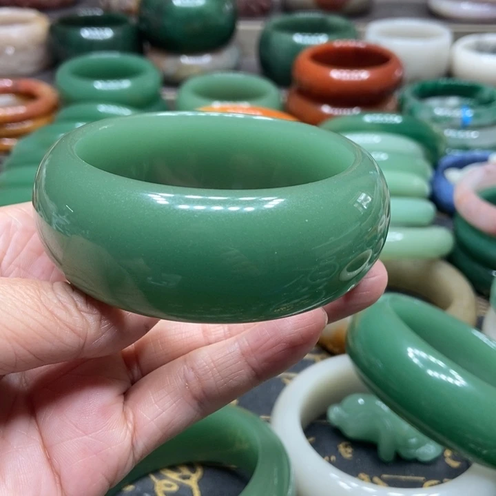 石英质玉手镯未镶嵌阿*