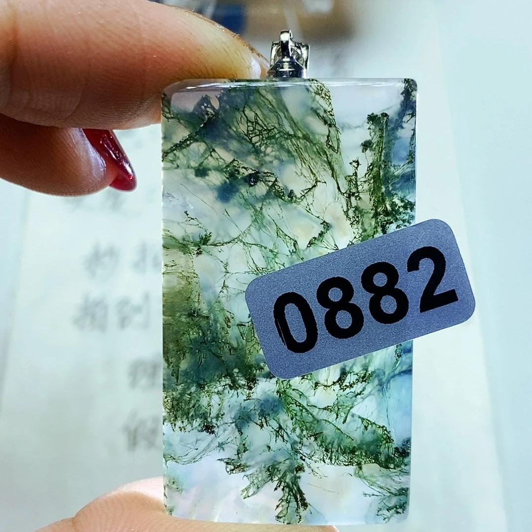 未镶嵌颈饰玛瑙/玉髓?**君