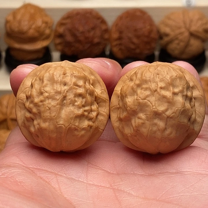 文玩核桃把件1……………………………………