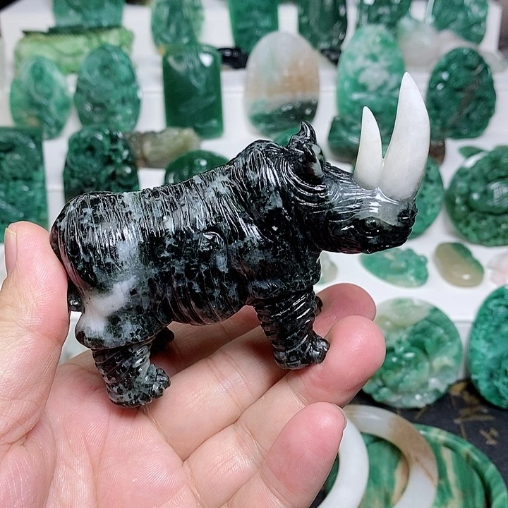 未镶嵌独山玉颈饰