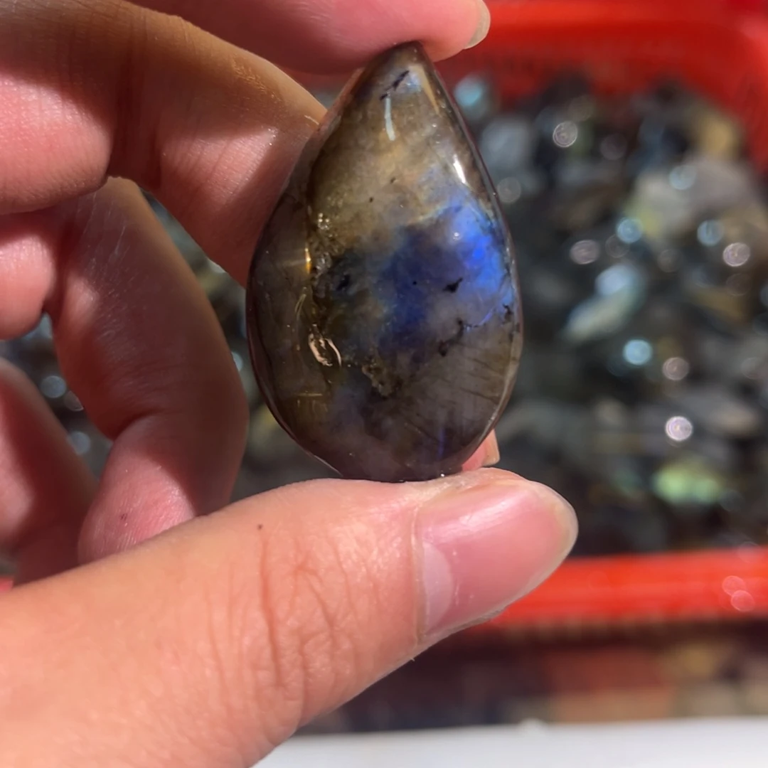 拉长石吊坠未镶嵌阿*宝