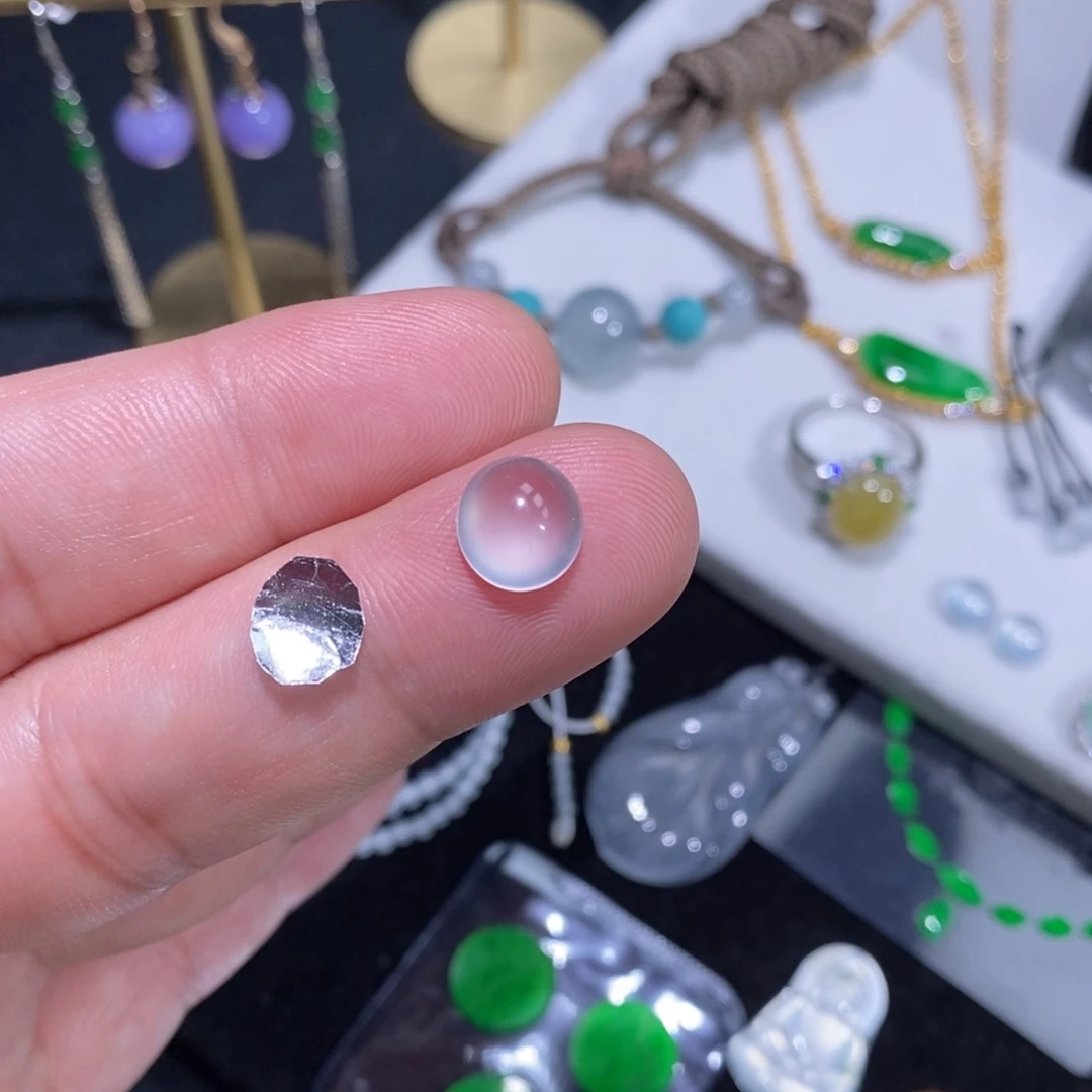 翡翠裸石白冰蛋面1个