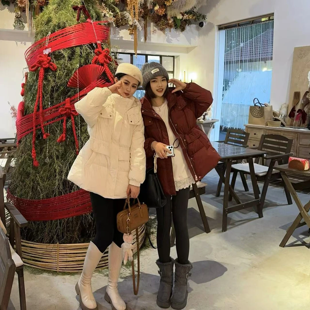 玳妮【万有引力】冬季可脱卸连帽抽绳收腰中长羽绒服蓬松加厚面包服