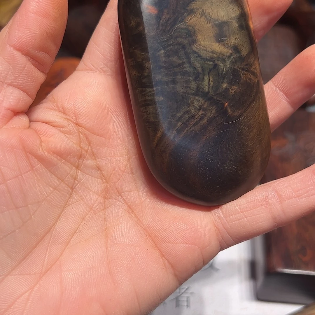 交趾黄檀（大红酸枝）福****店