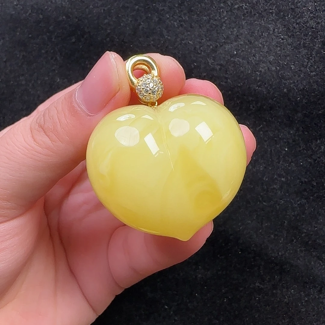 蜜蜡未镶嵌珠宝奇石