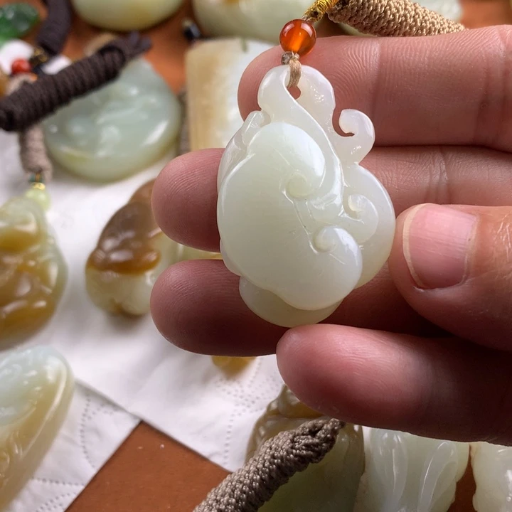 未镶嵌和田玉挂件