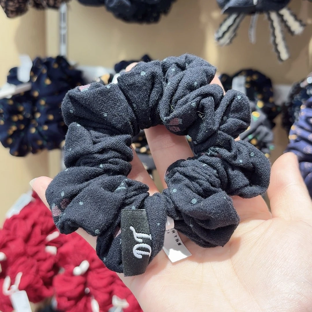 布艺非金属黑色波点花花小肠