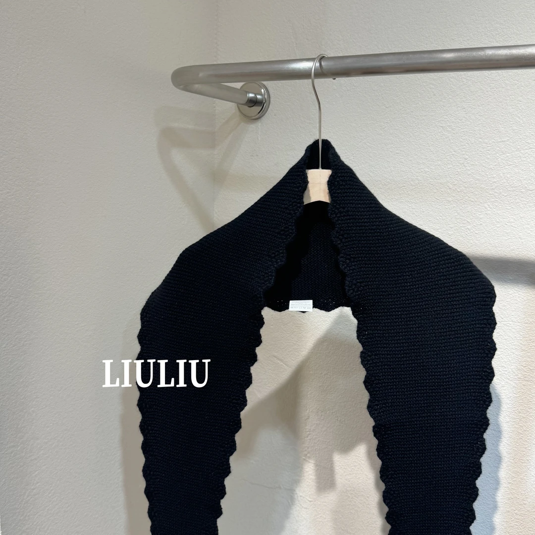 高品 黑色勾花羊绒围巾 (NO退NO换)