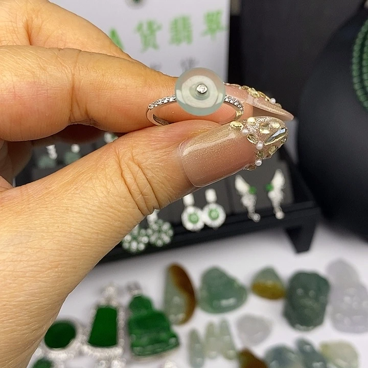 翡翠未镶嵌耳饰翡翠未镶嵌戒指