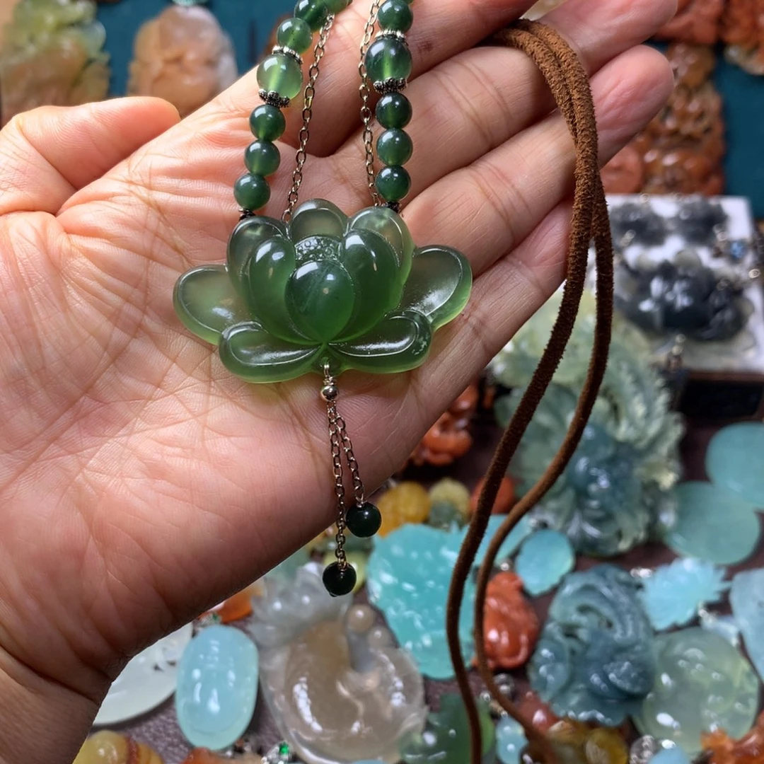 蛇纹石玉未镶嵌挂坠