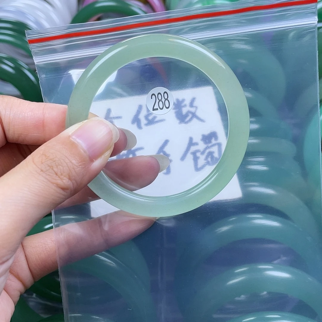 【闪购商品】未镶嵌手镯石英岩玉5051
