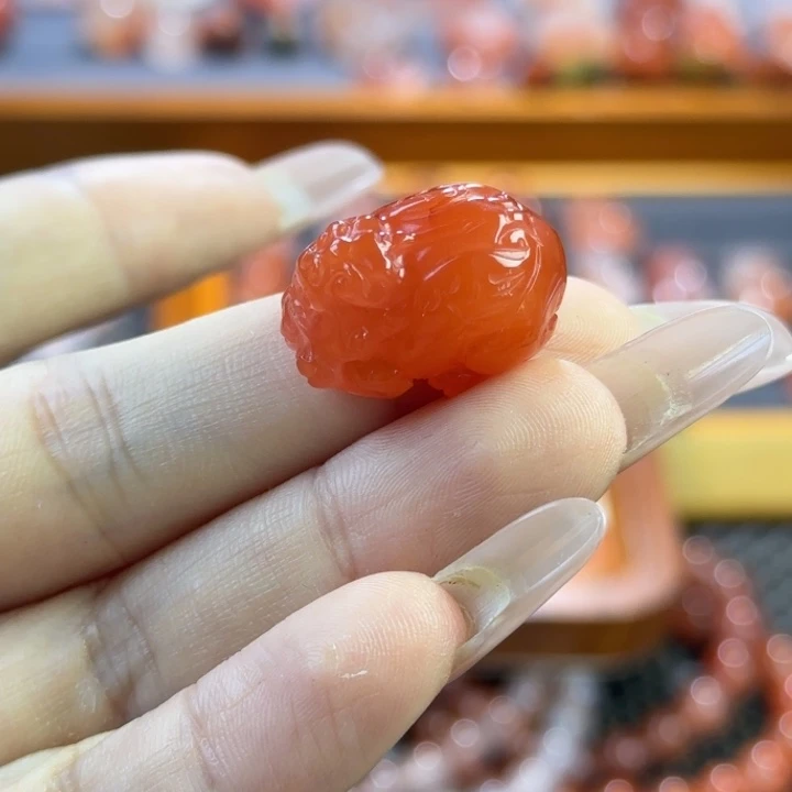 南红玛瑙未镶嵌珠宝半成品貔貅
