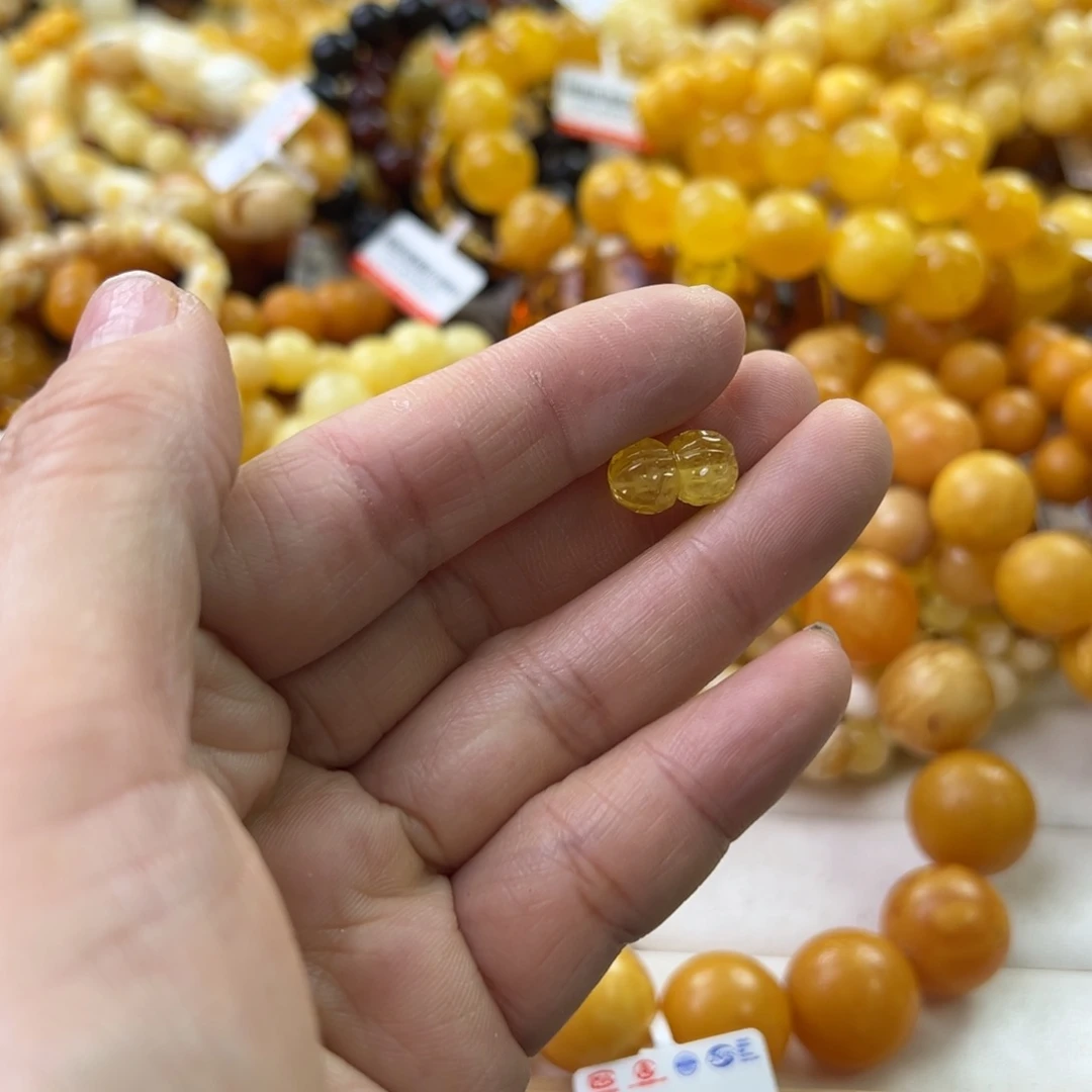 琥珀珠宝奇石未镶嵌