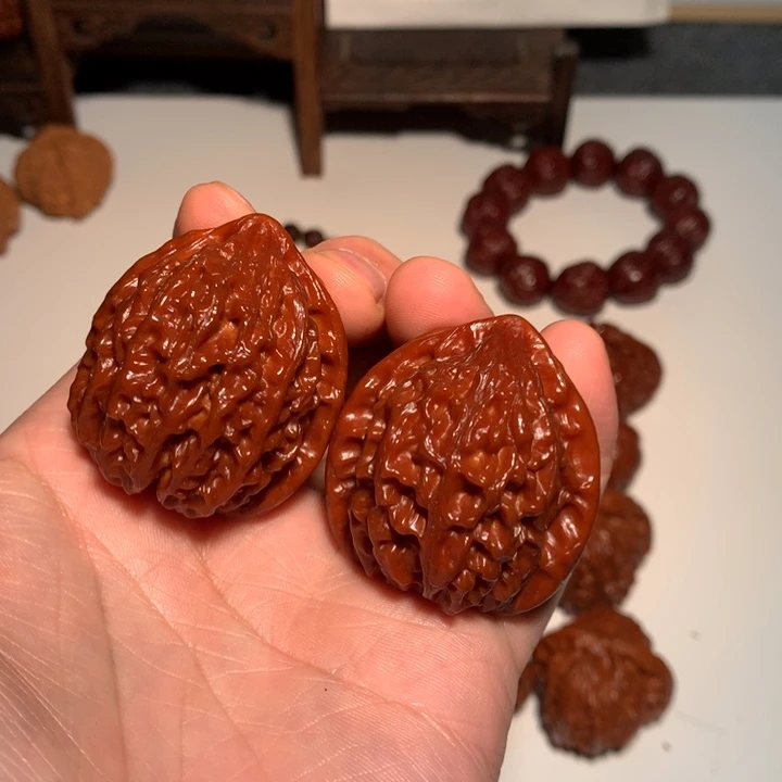 潘***梦桃核吊坠金牛25WCH#00#