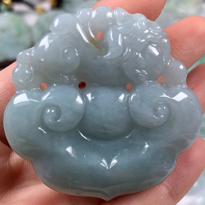 翡翠未镶嵌颈饰如意麒麟两面工艺福利