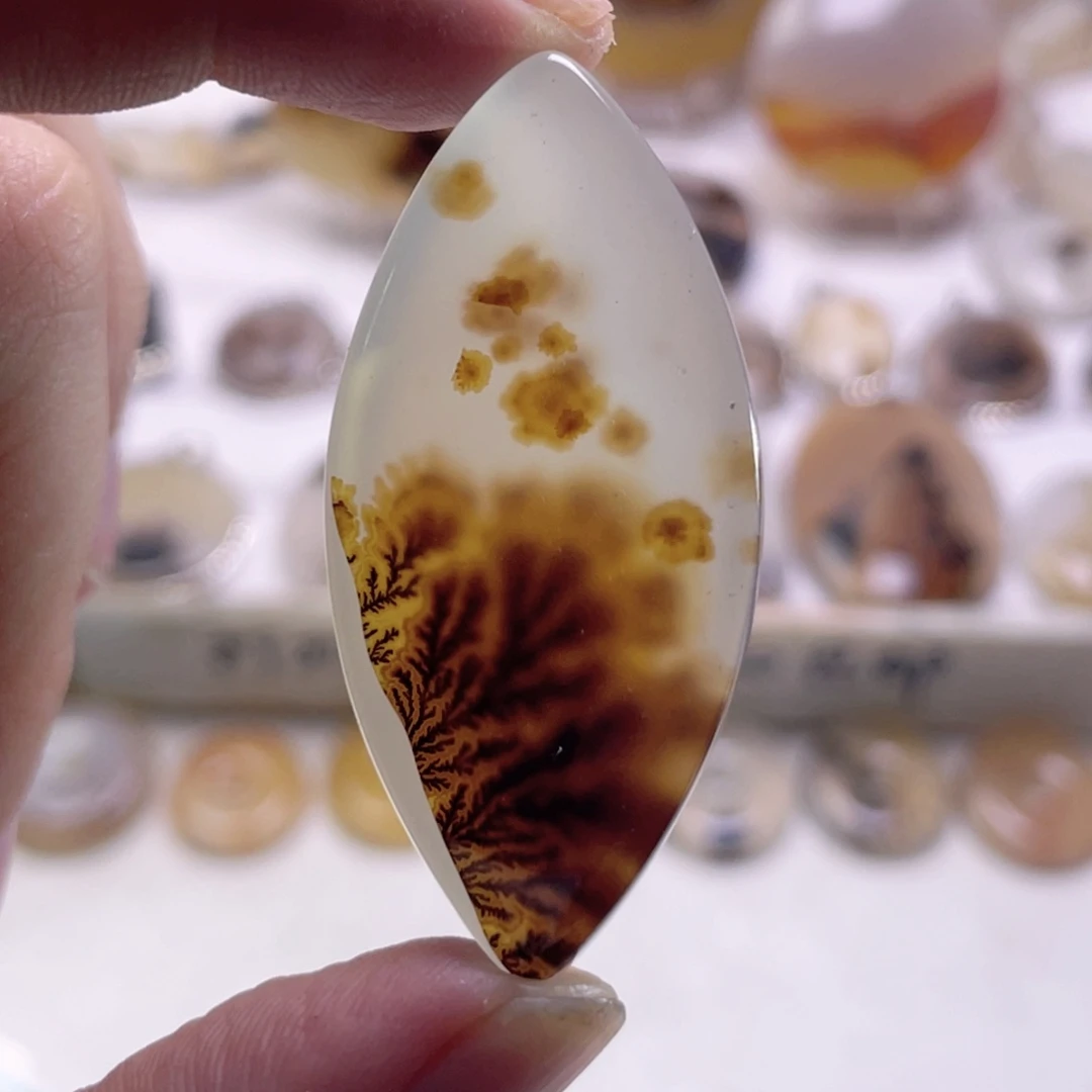 玛瑙/玉髓未镶嵌珠宝奇石