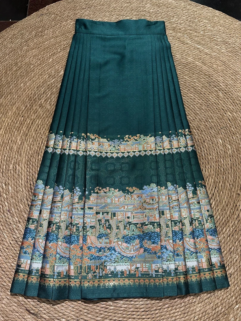 绿色国泰民安马面裙汉服定制秋明汉服女织金妆花梯形点翠百褶螺钿