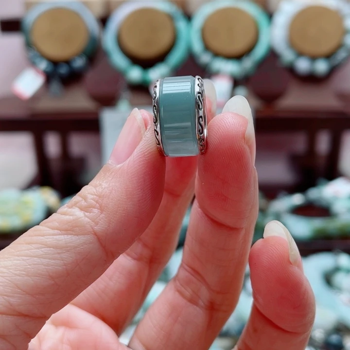 翡翠未镶嵌手链吊坠